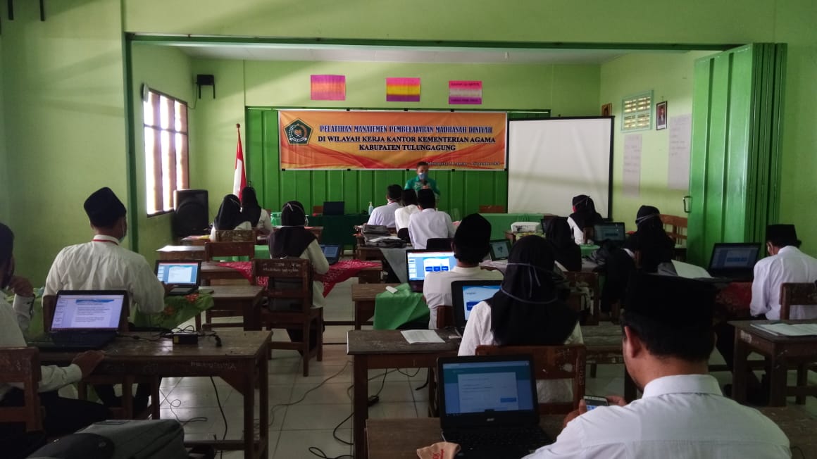 Hari Kedua, Agus Akhmadi Berikan Materi Manajemen Madrasah Diniyah